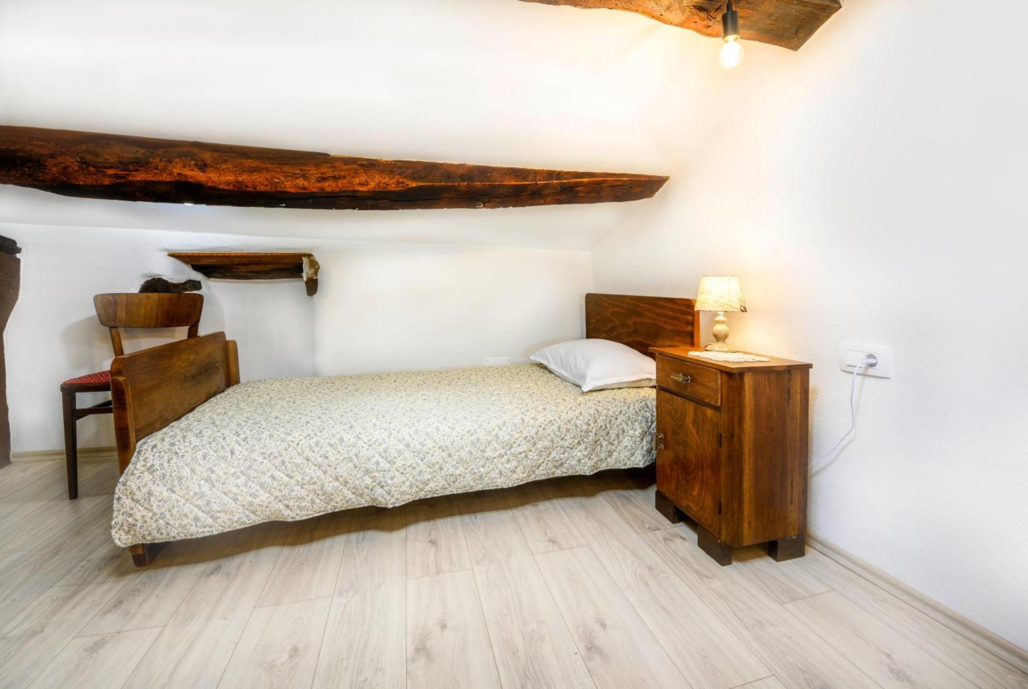Apartman Studio Baladur Roč Eksteriør bilde