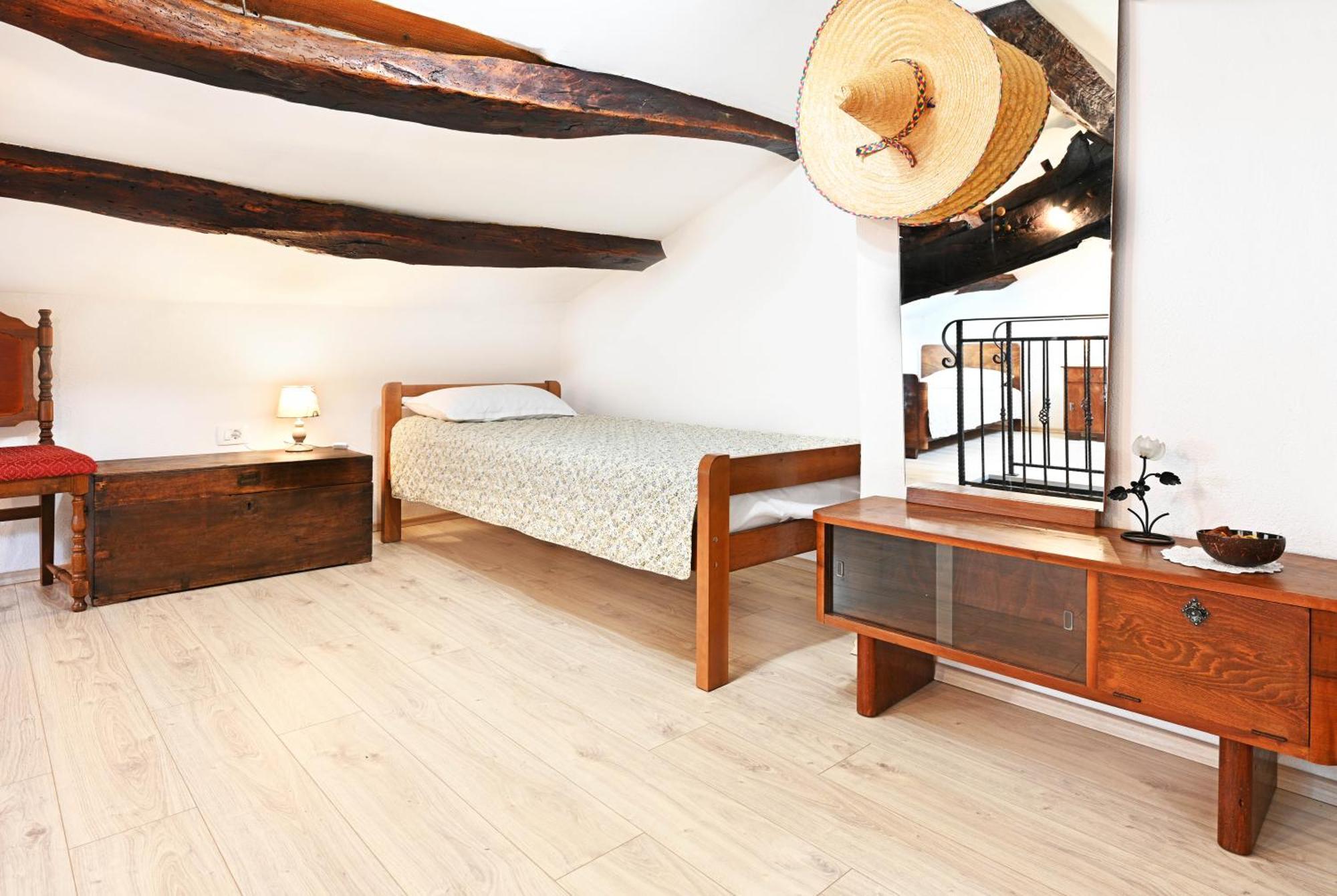 Apartman Studio Baladur Roč Eksteriør bilde